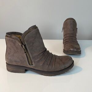 Natural Soul Grey Brisha Side Zipper Ruched Ankle Booties Size 6.5 M